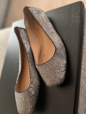 Sparkling Silver Women's Pointed Toe Flats - Elegant Rhinestone Design